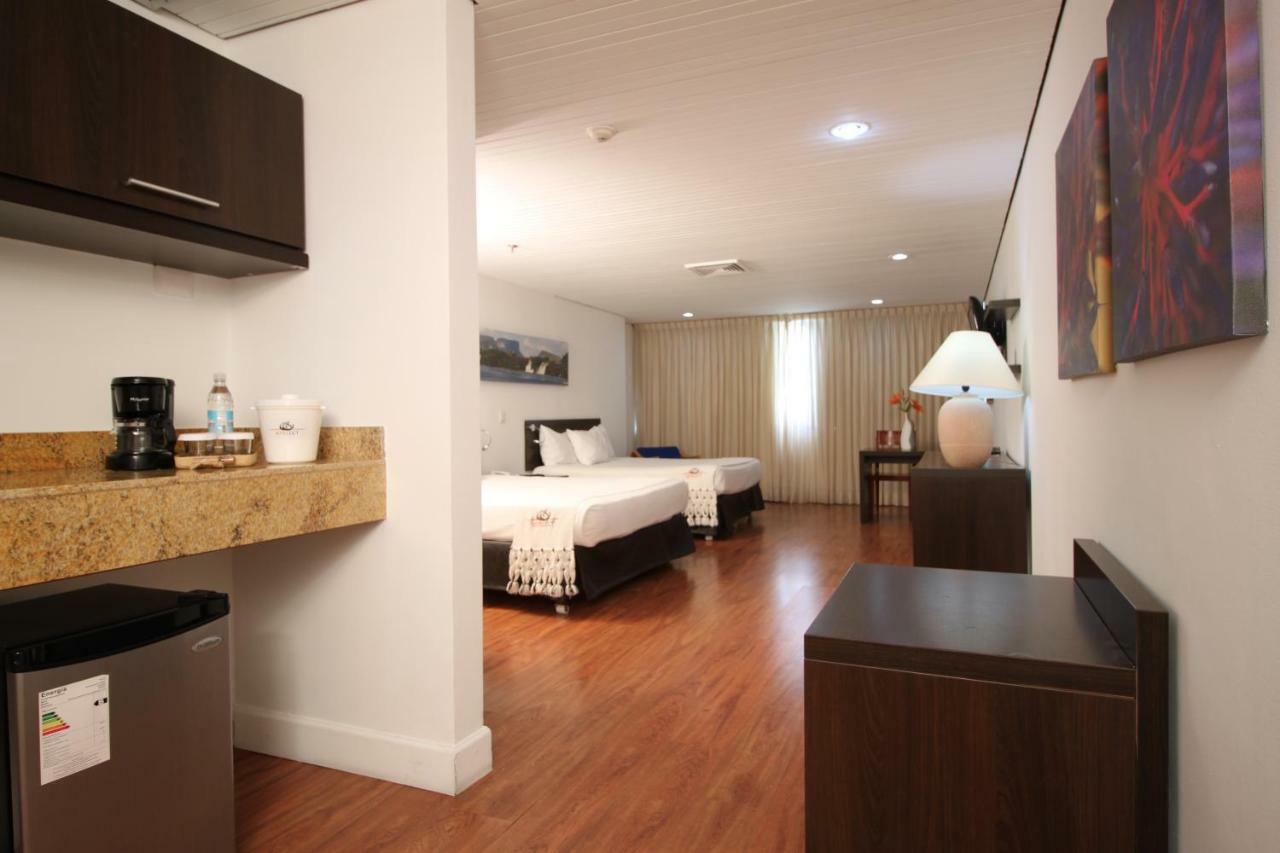 Hotel Cct Caracas Bagian luar foto